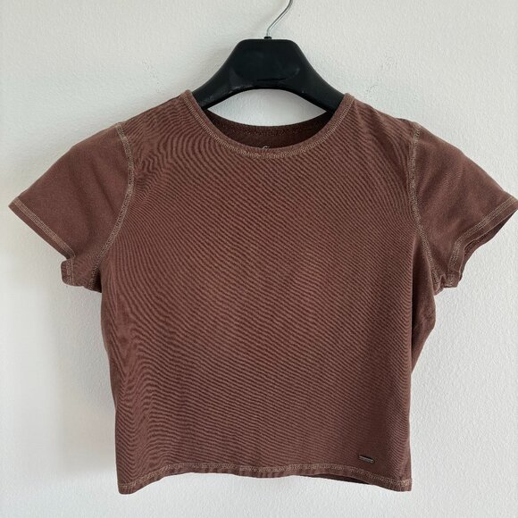 Hollister Tops - Hollister Must-Have Collection Brown Baby Tee Size Large